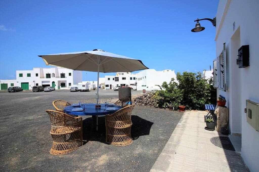 Casa Alejandra Con Terraza Y Barbacoa Villa Ел Голфо Екстериор снимка