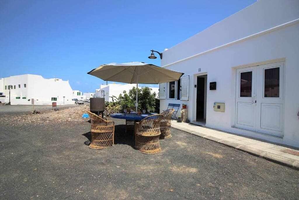 Casa Alejandra Con Terraza Y Barbacoa Villa Ел Голфо Екстериор снимка
