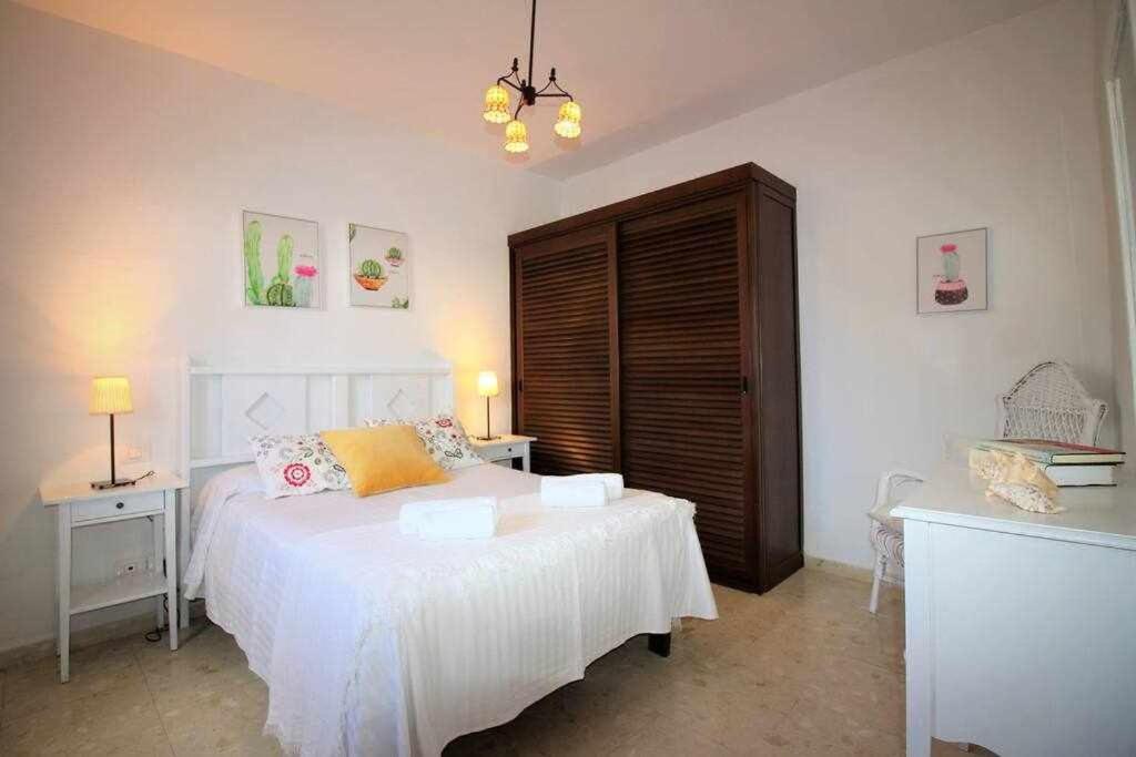 Casa Alejandra Con Terraza Y Barbacoa Villa Ел Голфо Екстериор снимка